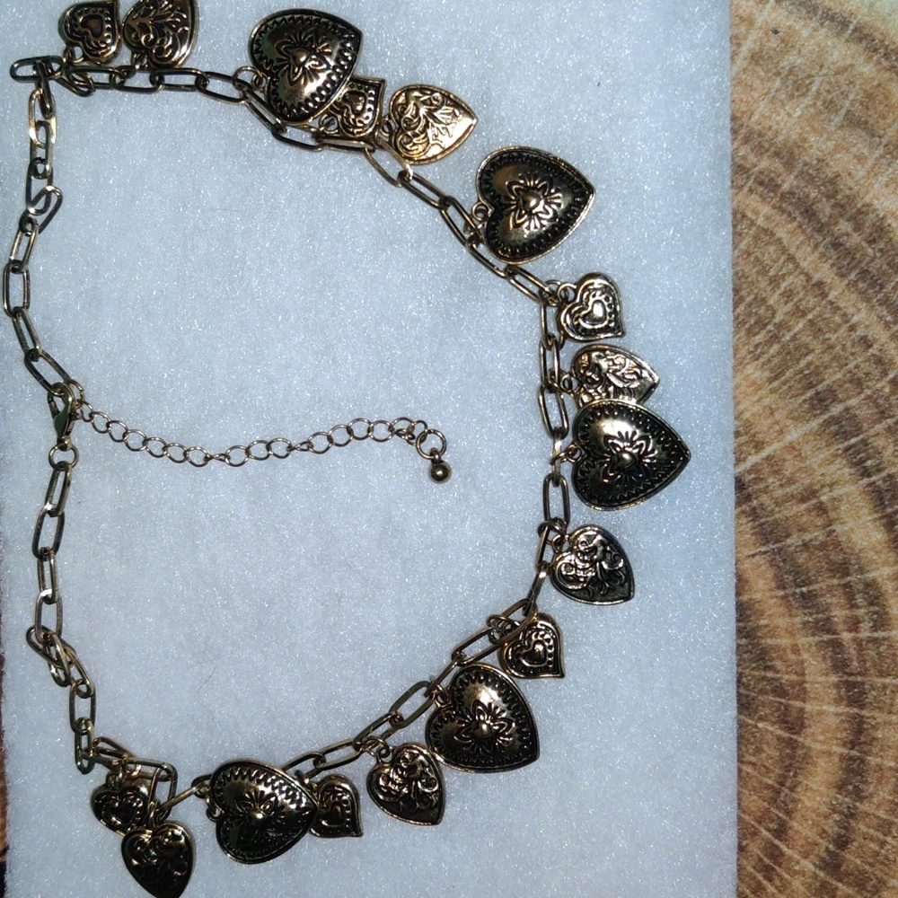 Gold Tone Antique Style Heart Choker